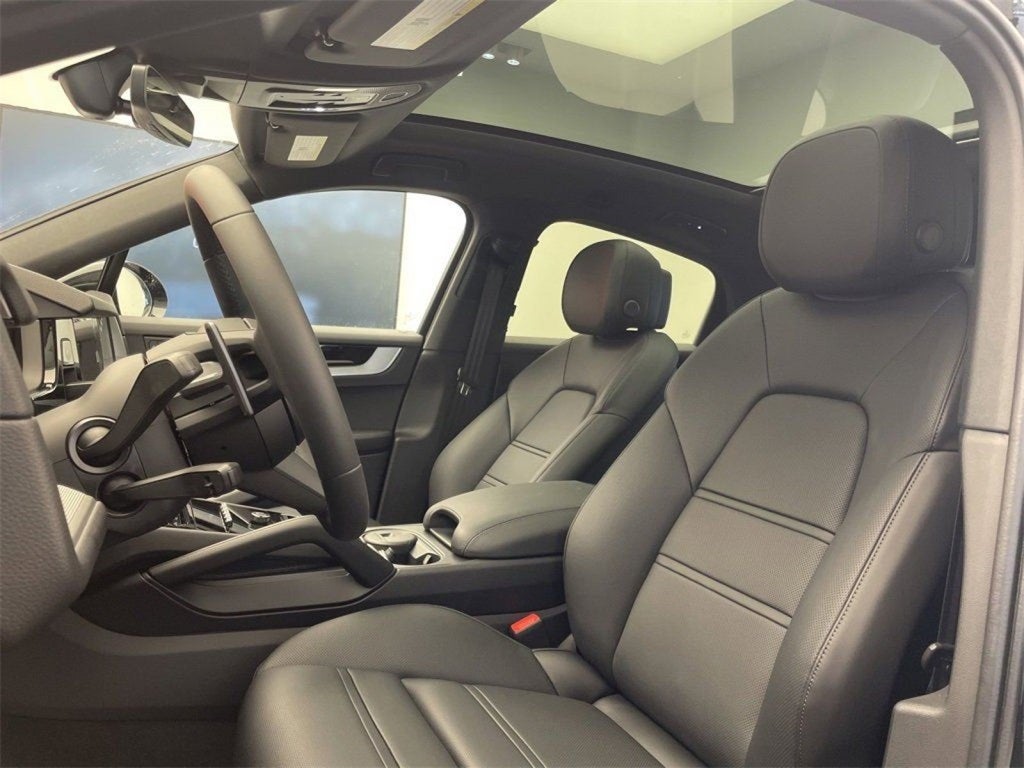 2025 Porsche Cayenne Base