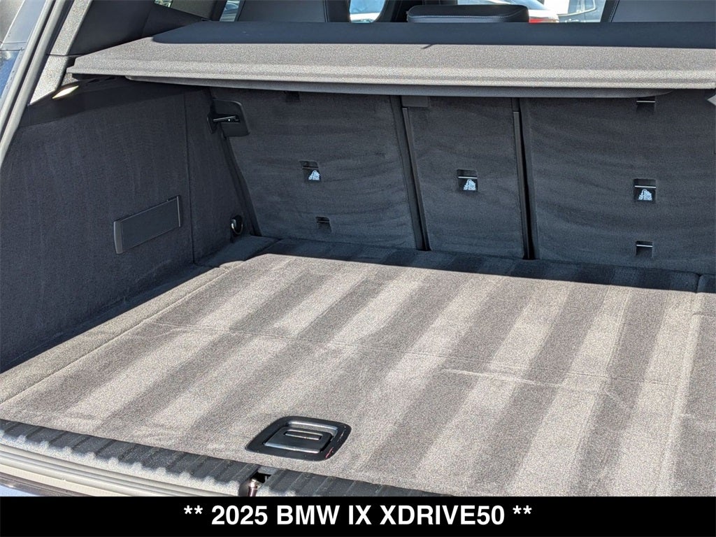 2025 BMW iX xDrive50