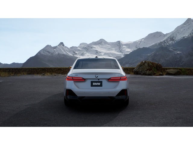 2027 BMW 550e 550e xDrive