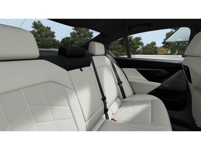 2027 BMW 550e 550e xDrive