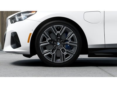2027 BMW 550e 550e xDrive