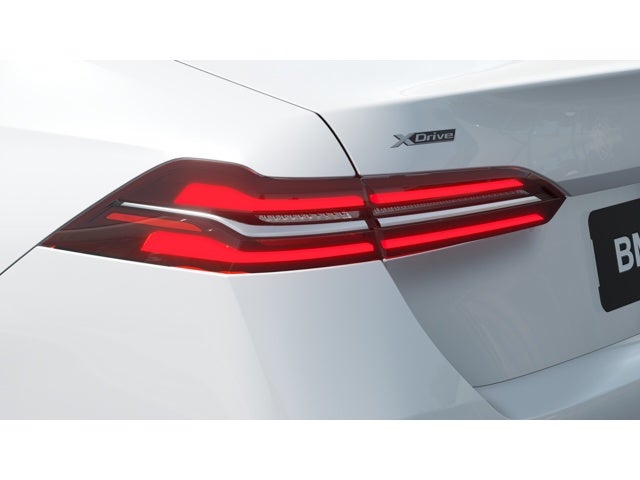 2027 BMW 550e 550e xDrive